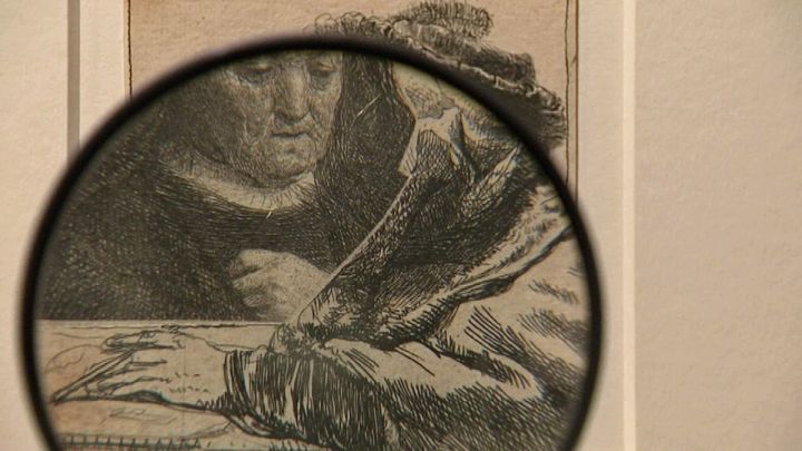 Le couvent Sainte-Cécile met à disposition des loupes pour observer les détails des gravures (France 3 Alpes)