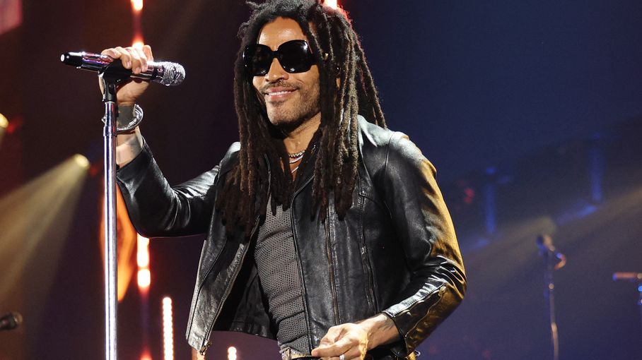 Lenny Kravitz de retour avec un nouveau single "TK421" et son clip