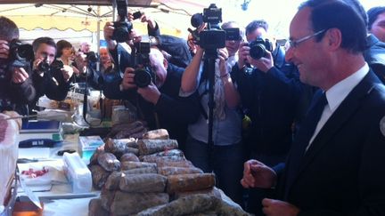 François Hollande sur le marché de Bastia (PIerre Magnan)