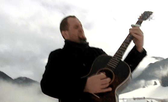 Mathieu Guillou "Mr. Mat" et sa Gibson 1934
 (France 3)