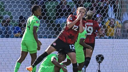 La Canadienne Christine Sinclair frustrée après une occasion manquée lors du match de la Coupe du monde féminine de football contre le Nigéria (0-0), le 21 juillet 2023 (WILLIAM WEST / AFP)