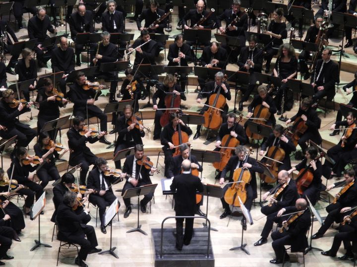 L'orchestre en amphithéâtre.
 (Lorenzo Ciavarini Azzi/Culturebox)