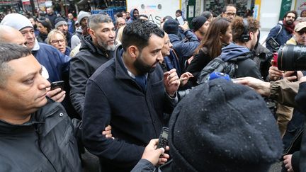 L'humoriste Yassine Belattar lors d'une manifestation contre l'islamophobie à Paris, le 10 novembre 2019. (MICHEL STOUPAK / NURPHOTO / AFP)