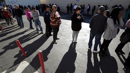 &nbsp; (Une longue file d'attente pour pouvoir tenter sa chance au Powerball à Los Angeles © REUTERS / Lucy Nicholson)