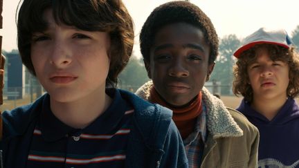 Les enfants Finn Wolfhard, Caleb McLaughlin, Gaten Matarazzo (NETFLIX)