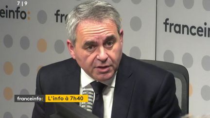 Le candidat à la primaire Les Républicains en vue de la présidentielle Xavier Bertrand était l'invité de franceinfo lundi 29 novembre. (FRANCEINFO / RADIOFRANCE)