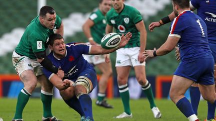 Paul Willemse libère un ballon face à l'Irlande le 14 février 2021 à Dublin (BRIAN LAWLESS / POOL)