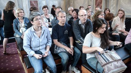 Les représentants de l'association L214, dans le tribunal correctionnel de Pau (Pyrénées-Atlantiques), le 17 septembre 2018. (IROZ GAIZKA / AFP)