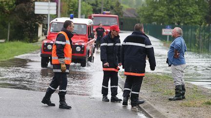 Dans le village de Buch&egrave;res, pr&egrave;s de Troyes (Aube), le 7 mai 2013. (FRANCOIS NASCIMBENI / AFP)