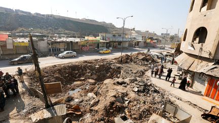 A Mossoul, le 3 février 2017, où la vie reprend peu à peu dans les quartiers libérés de l'Etat islamique (AHMED SAAD / REUTERS)