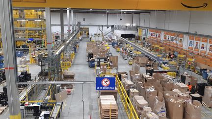 L'entrepôt Amazon sur le site d'Orléans-Saran. (ANNE OGER / RADIOFRANCE)