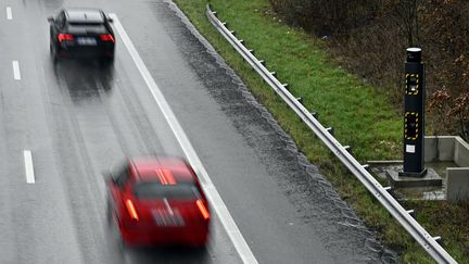 Un radar installé sur l'autoroute A31 entre Nancy et Metz (photo d'illustration). (ALEXANDRE MARCHI / MAXPPP)