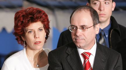 Judy Mozes et son mari&nbsp;Silvan Shalom, actuel ministre de l'Int&eacute;rieur isra&eacute;lien,&nbsp;&agrave; Paris, le 21 juin 2005. (JACK GUEZ / AFP)