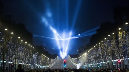 Show laser sur les Champs-Elysees à Paris, le 1er janvier 2015 
 (ETIENNE LAURENT / ANADOLU AGENCY)