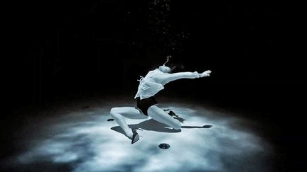 Tang'O, la sublime chorégraphie en apnée réalisée par Bastien Soleil et interprétée par la danseuse&nbsp;Ariadna Hafez&nbsp; (France 3 Provence Alpe Côte d'Azur)