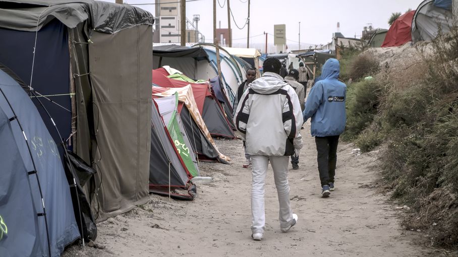 Calais le sort des migrants en question