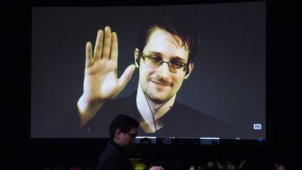 &nbsp; (Vidéoconférence avec Edward Snowden dans un lycée de Toronto début février © REUTERS/Mark Blinch)