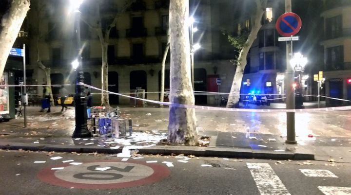 Les Ramblas, fermées au public et quadrillées par la police après l'attaque. (RADIO FRANCE / BENJAMIN ILLY)