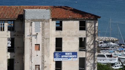 Un immeuble en construction &agrave; Calvi (Haute-Corse), en ao&ucirc;t 2013. (  MAXPPP)