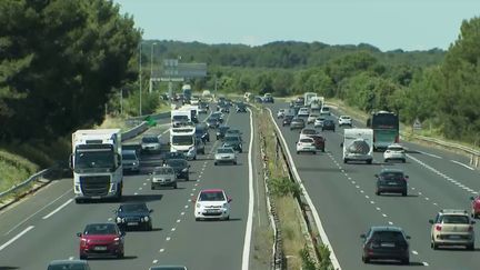 Pénurie de carburant : sera-t-il possible de faire son plein pour partir en vacances ? (FRANCE 3)