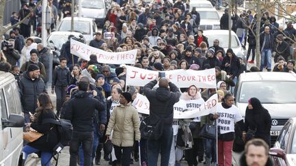 Une manifestation de soutien à Théo, le 6 février, à Aulnay-sous-Bois.&nbsp; (FRANCOIS GUILLOT / AFP)