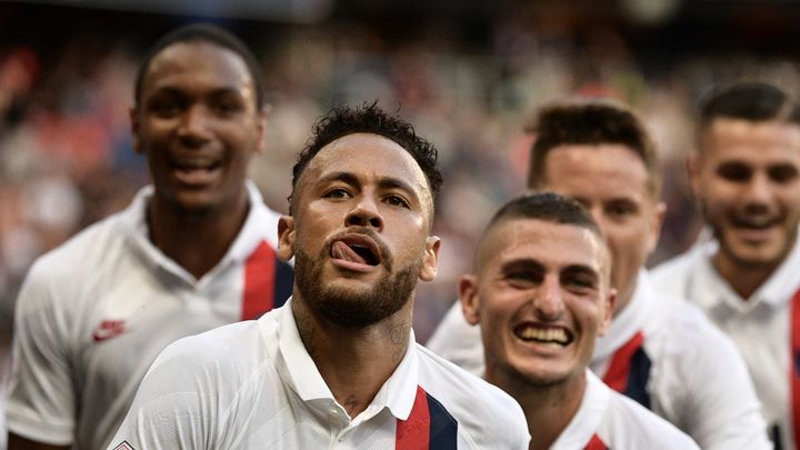 Neymar savoure son but libérateur pour le PSG face à Strasbourg, le 14 septembre 2019, après les sifflets du Parc des Princes à son encontre. (MARTIN BUREAU / AFP)