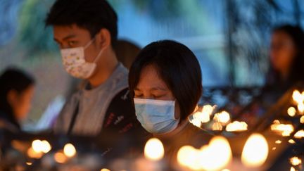 Une messe catholique du mercredi des Cendres, à Manille (Philippines), le 26 février 2020. (TED ALJIBE / AFP)