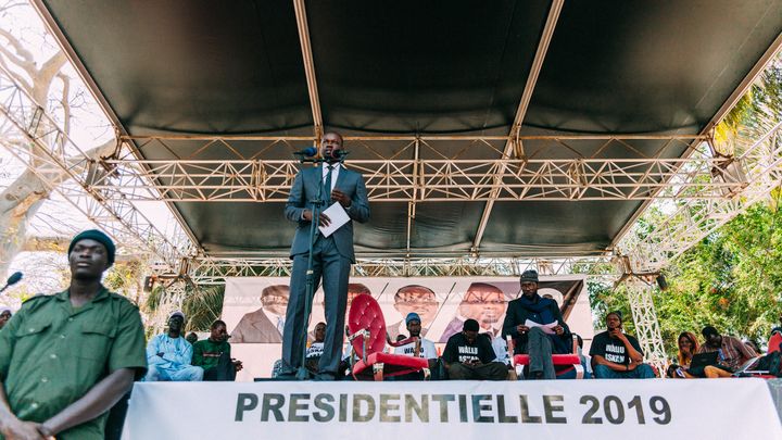 Ousmane Sonko speaks in a debate with citizens as part of the campaign for the 2019 presidential election in Senegal, a few days before the vote, on February 21, 2019 in Dakar.  (CARMEN ABD ALI / AFP)