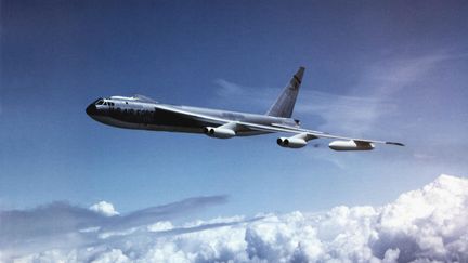 Un bombardier américain B-52, comme ceux qui ont survolé les zones disputées de la mer de Chine.&nbsp; (BERNARD CROCHET / AFP)