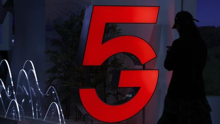 Le 5G doit faire son appatrition en France dans le courant de l'année 2020. Photo d'illustration. (STEFAN WERMUTH / AFP)