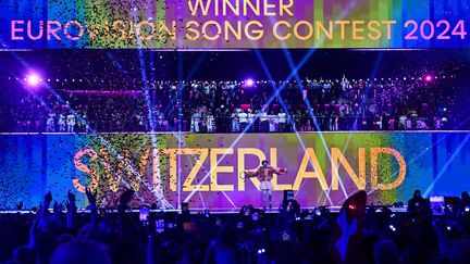 La Suisse gagne le concours de l'Eurovision le 11 mai 2024. C'est elle qui doit abriter le concours de l'année suivante, en 2025. (TOBIAS SCHWARZ / AFP)