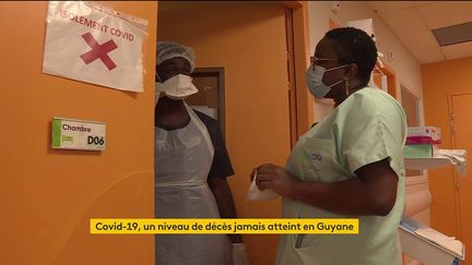 Des soignants à l'hôpital de Cayenne (Guyane) (FRANCEINFO)