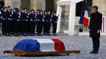 Emmanuel Macron rend hommage à Jean d'Ormesson le 8 décembre
 (AFP)