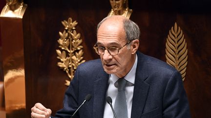 Le chef de la commission des finances Eric Woerth prononce un discours lors du débat sur le projet de loi de finances de l'État pour 2021 à l'Assemblée nationale à Paris, le 12 octobre 2020. (BERTRAND GUAY / AFP)