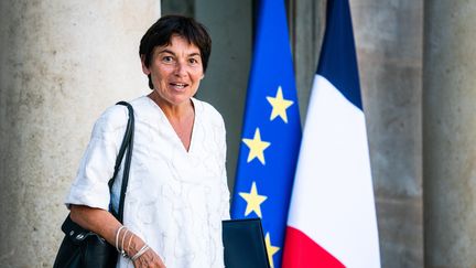 La ministre de la Mer, Annick Girardin, quitte le palais de l'Elysée à Paris, le 8 septembre 2021. (XOSE BOUZAS / HANS LUCAS / AFP)