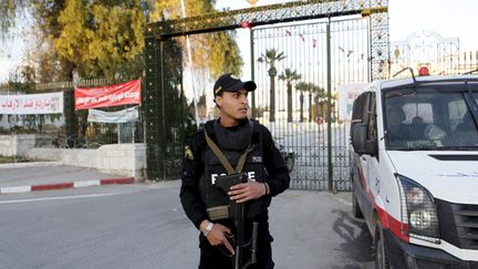 &nbsp; (Le musée du Bardo, à Tunis, sous surveillance après l'attentat du 18 mars © AFP)