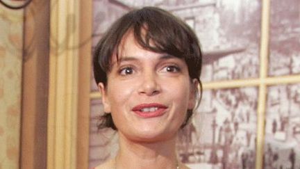 Manon Loizeau en 2006 à Marseille pour la remise du prix Albert Londres qu'elle a obtenu (avec Alexis Marant) pour le film «La malédiction de naître fille». (GERARD JULIEN / AFP)