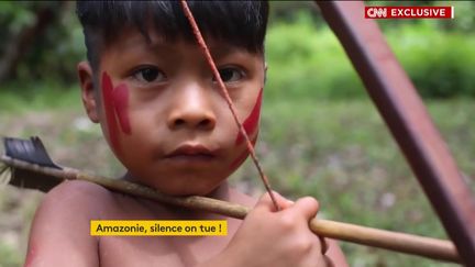 Un enfant de la tribu Waiapi en Amazonie (Brésil) (FRANCEINFO)