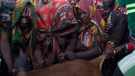 ont lieu dans les zones rurales et sont la norme. Les zones urbaines sont moins impactées car les filles y sont plus scolarisées. (REUTERS/Siegfried Modola)