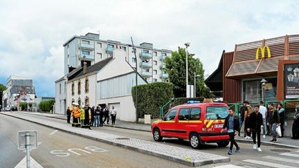 Un enfant a été tué et un autre grièvement blessé à Lorient, dimanche 9 juin. Le chauffeur et sa passagère sont toujours en fuite.&nbsp; (MAXPPP)