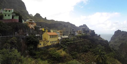 Le hameau de Fontainhas, sur l'île de Santo Antao, dans l'archipel du Cap-Vert, le 27 décembre 2013. (Reuters - Jean-François Huertas)