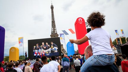 Au Trocadéro à Paris, lors des Jeux olympiques de Tokyo 2020. (AGENCE KMSP / VIA AFP)