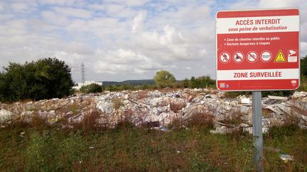 La décharge de Carrières-sous-Poissy (Yvelines), en septembre 2019. (ALEXANDRE BERTHAUD / FRANCE BLEU / RADIO FRANCE)