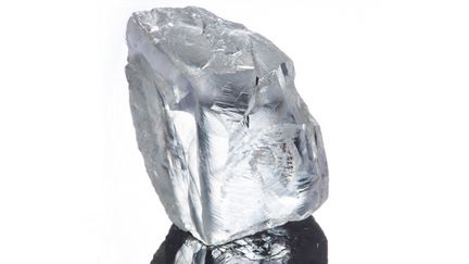 Le diamant blanc de 232 carats découvert dans une mine de Petra Diamonds.
 (http://www.petradiamonds.com/)