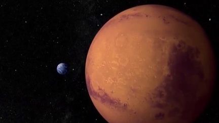 Une météorite de 200 tonnes s'est écrasée sur Mars, a annoncé la Nasa, jeudi 27 octobre, lors d'une conférence de presse très attendue. (FRANCEINFO)