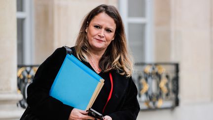 Olivia Grégoire, ministre déléguée chargée du Tourisme, sort du palais de l'Elysée le 29 novembre 2022. (TERESA SUAREZ / EPA)