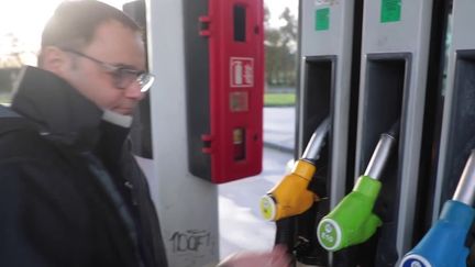 Carburants : les prix sont en baisse depuis cinq mois (Franceinfo)