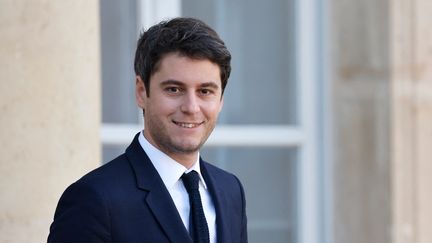 Le ministre des Comptes publics, Gabriel Attal, le 18 janvier 2023 à Paris. (LUDOVIC MARIN / AFP)