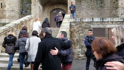 Une messe en hommage aux victimes des attaques dans l'Aude, dans l'église Saint-Étienne à Trèbes, dimanche 25 mars. (ERIC CABANIS / AFP)