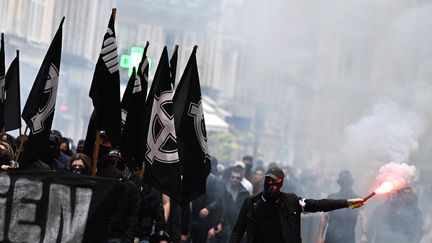 Une manifestation était organisée dans le 6e arrondissement de Paris samedi 6 mai par le Comité du 9 mai en hommage au militant d'extrême-droite Sébastien Deyzieux. (EMMANUEL DUNAND / AFP)